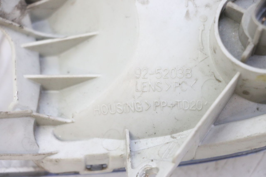 photo de CLIGNOTANT AVANT DROIT SUZUKI BURGMAN 125 (2007 - 2014) - Détail de la pièce