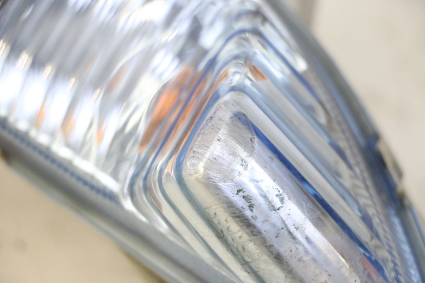 photo de CLIGNOTANT AVANT DROIT SUZUKI BURGMAN 125 (2007 - 2014) - Points de fixation