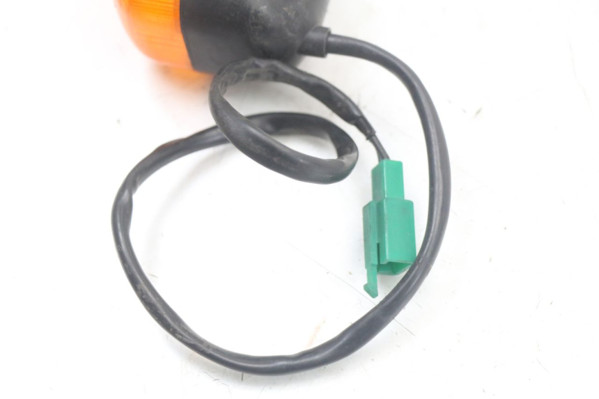 photo de CLIGNOTANT AVANT DROIT YAMAHA BW'S BWS 125 (2010 - 2013) - Gros plan technique