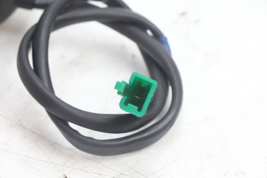photo de CLIGNOTANT AVANT DROIT YAMAHA BW'S BWS 125 (2010 - 2013) - Points de fixation