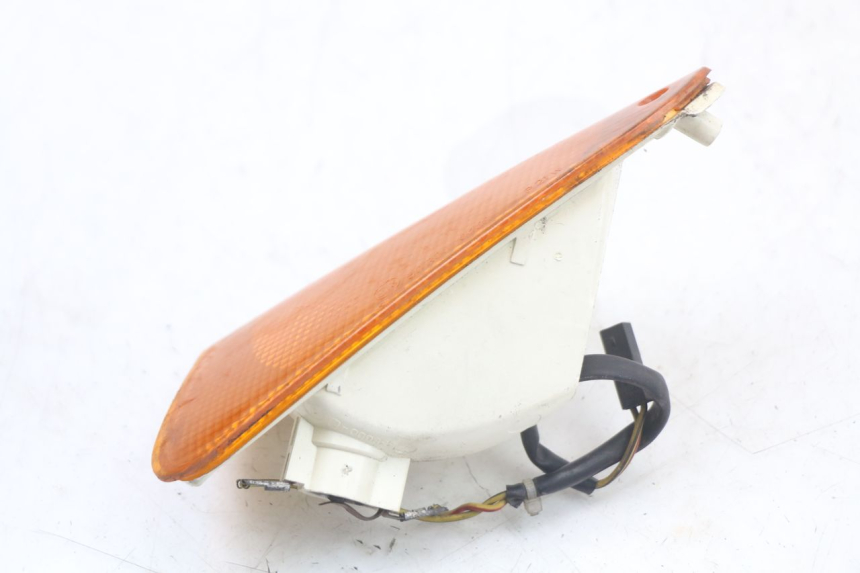 photo de CLIGNOTANT AVANT DROIT BMW C1 125 (2000 - 2003) - Gros plan technique