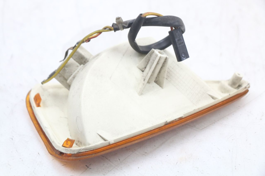 photo de CLIGNOTANT AVANT DROIT BMW C1 125 (2000 - 2003) - Points de fixation