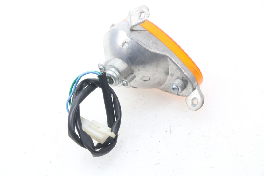 photo de CLIGNOTANT AVANT DROIT ERIDER CARGO 1 (2009 - 2018) - Autre angle de vue