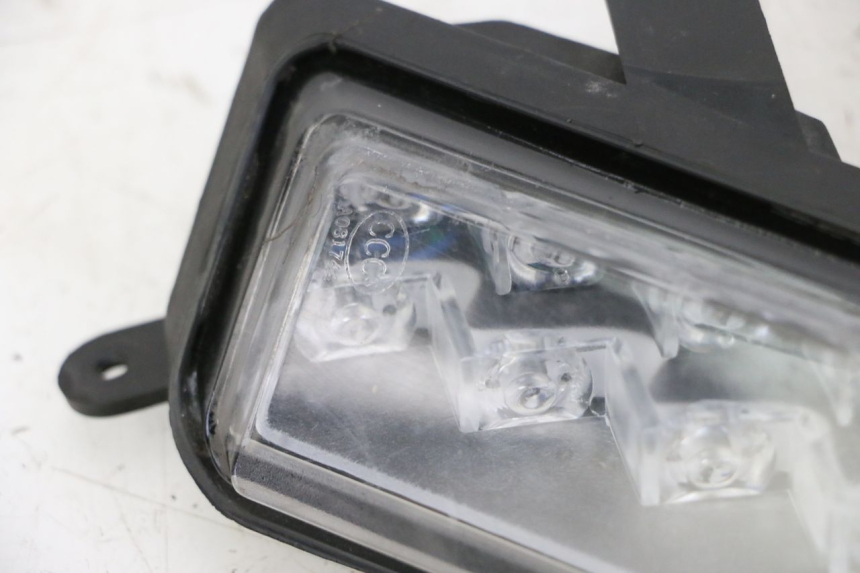 photo de CLIGNOTANT AVANT DROIT ORCAL CAVARO 4T 50 (2019 - 2023) - Zoom état d’usage