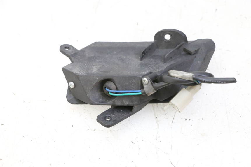 photo de CLIGNOTANT AVANT DROIT ORCAL CAVARO 4T 50 (2019 - 2023) - Gros plan technique