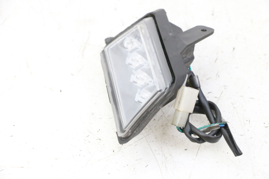 photo de CLIGNOTANT AVANT DROIT ORCAL CAVARO 4T 50 (2019 - 2023) - Points de fixation