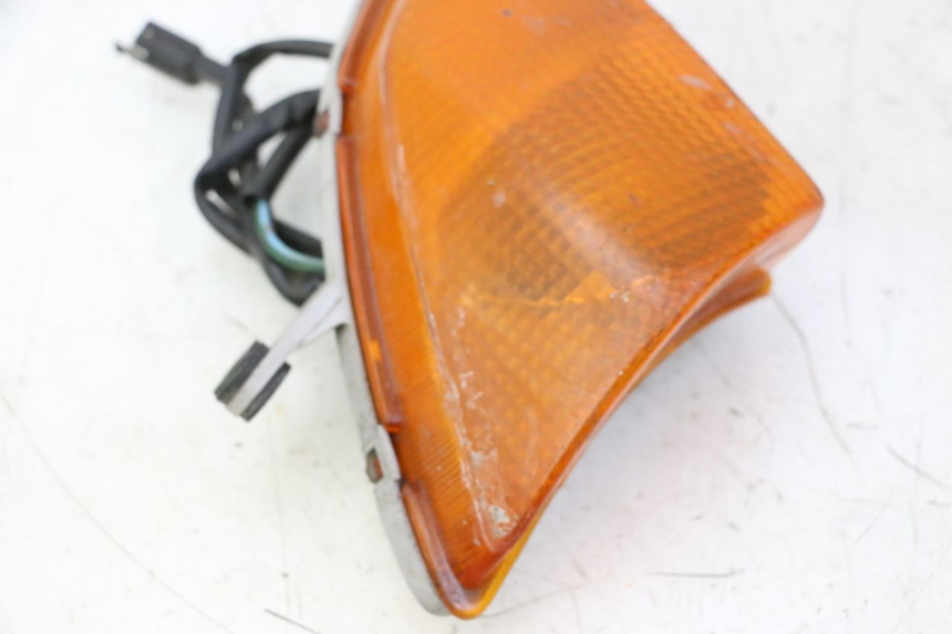 photo de CLIGNOTANT AVANT DROIT HONDA CBR F SC25 1000 (1989 - 1992) - Détail de la pièce