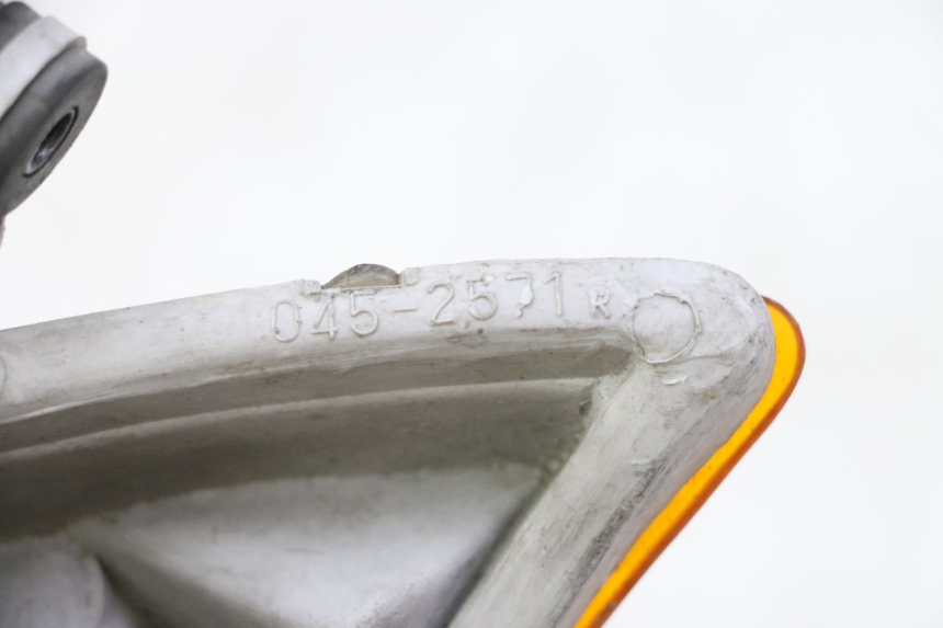 photo de CLIGNOTANT AVANT DROIT HONDA CBR F SC25 1000 (1989 - 1992) - Autre angle de vue