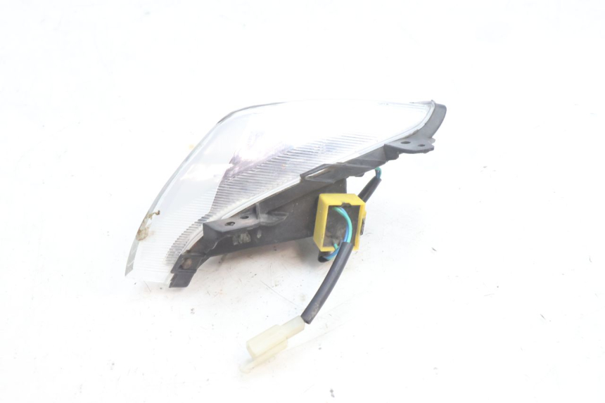 photo de CLIGNOTANT AVANT DROIT PEUGEOT CITYSTAR 2T 50 (2018 - 2021) - Autre angle de vue