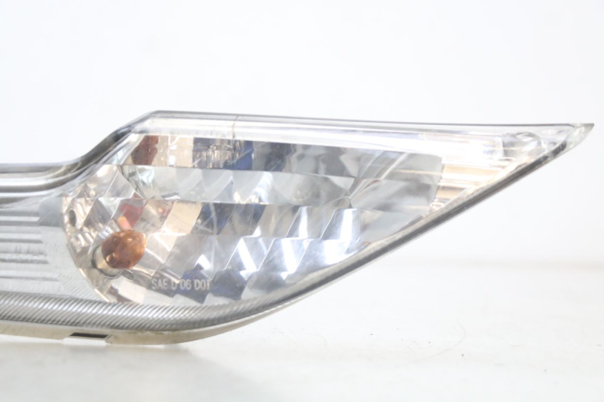 photo de CLIGNOTANT AVANT DROIT KYMCO DINK 4T 50 (2007 - 2018) - Zoom état d’usage