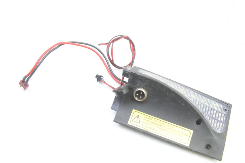 photo de CLIGNOTANT AVANT DROIT URBANGLIDE E-CROSS PRO 1 - Vue principale