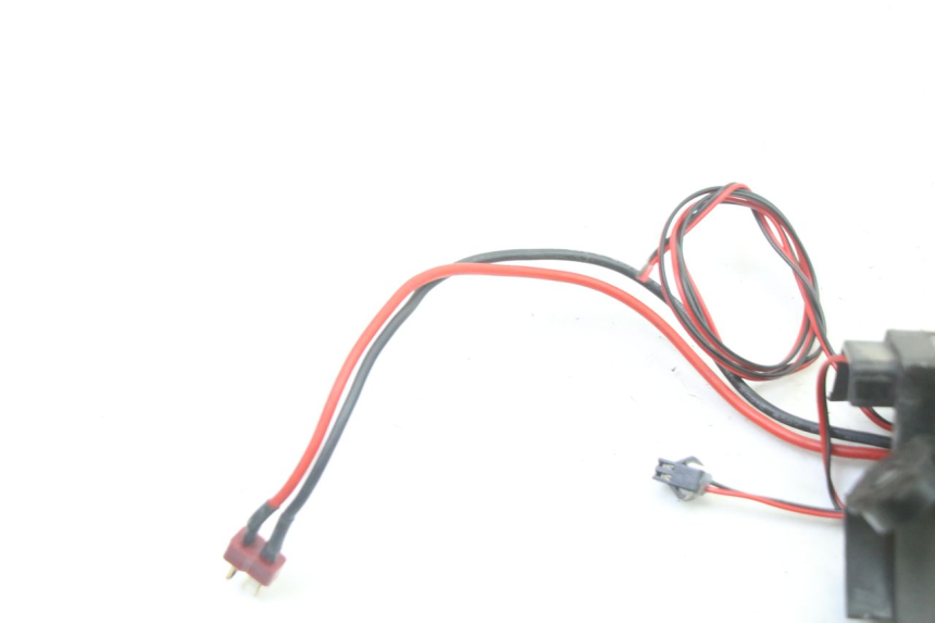 photo de CLIGNOTANT AVANT DROIT URBANGLIDE E-CROSS PRO 1 - Gros plan technique