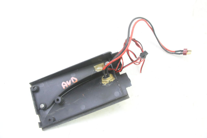 photo de CLIGNOTANT AVANT DROIT URBANGLIDE E-CROSS PRO 1 - Points de fixation