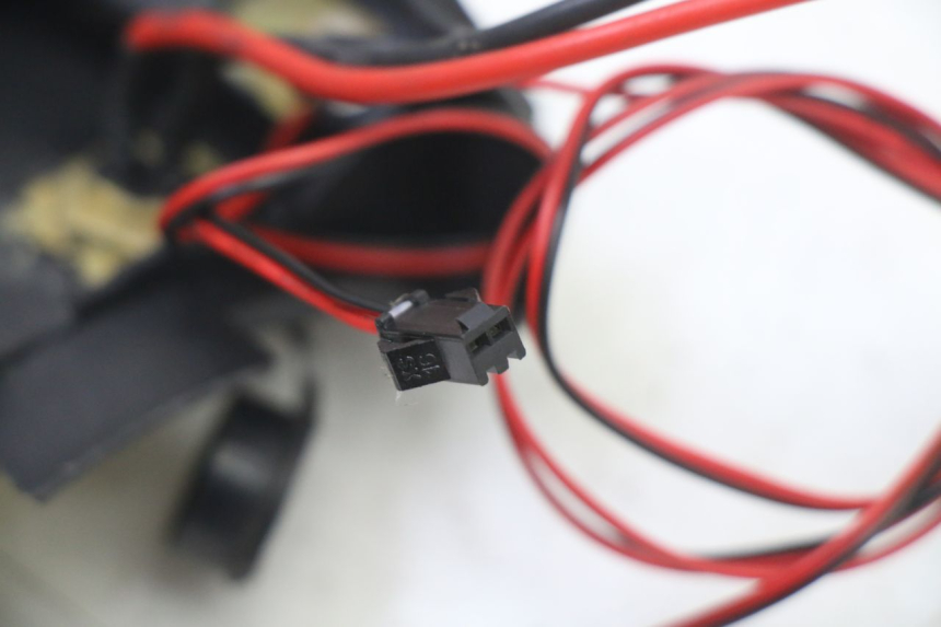 photo de CLIGNOTANT AVANT DROIT URBANGLIDE E-CROSS PRO 1 - État de surface