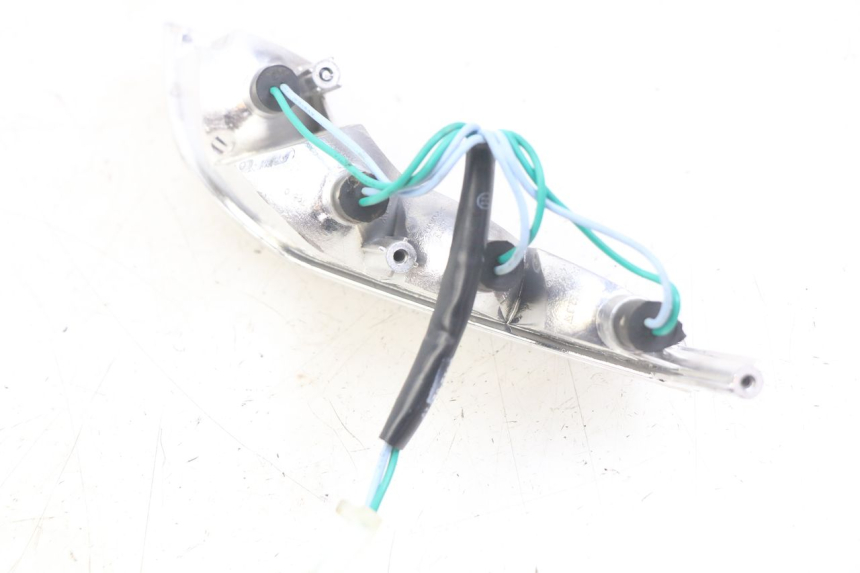 photo de CLIGNOTANT AVANT DROIT PEUGEOT E-VIVACITY 1 (2012 - 2018) - Zoom état d’usage