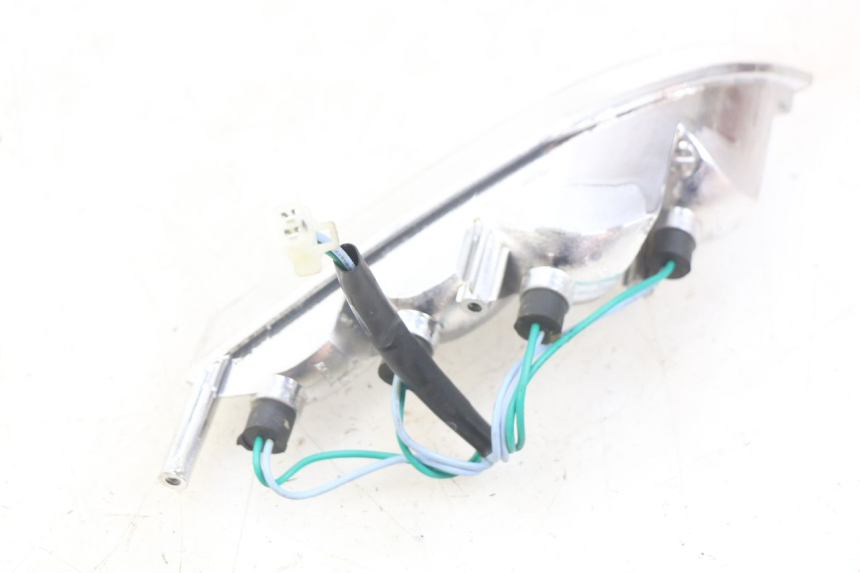 photo de CLIGNOTANT AVANT DROIT PEUGEOT E-VIVACITY 1 (2012 - 2018) - Autre angle de vue