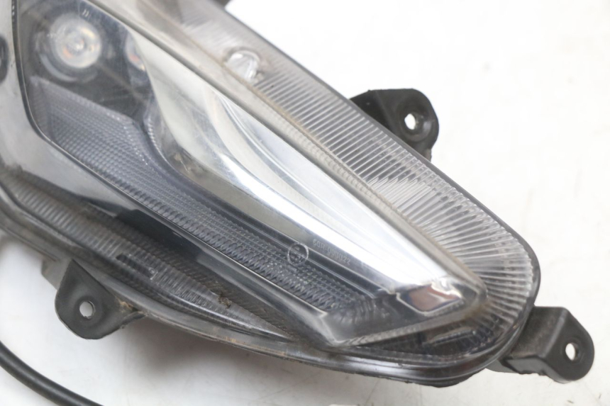 photo de CLIGNOTANT AVANT DROIT JM MOTORS EVOLIS 4T 50 (2018 - 2022) - Gros plan technique