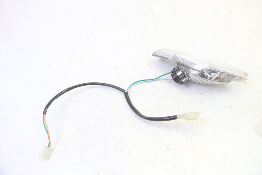 photo de CLIGNOTANT AVANT DROIT BTC FELICE SPORT 50 - Gros plan technique