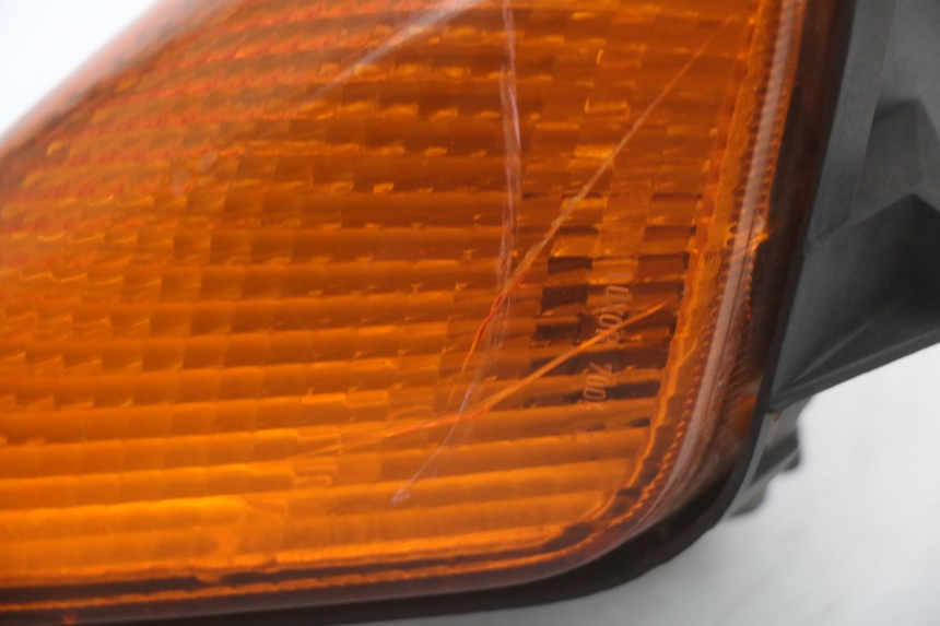 photo de CLIGNOTANT AVANT DROIT HONDA FES PANTHEON 2T 125 (1998 - 2002) - Zoom état d’usage