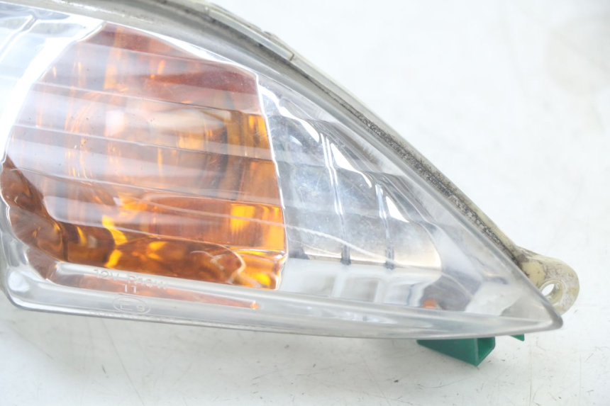 photo de CLIGNOTANT AVANT DROIT MBK FLAME X 125 (2004 - 2007) - Autre angle de vue