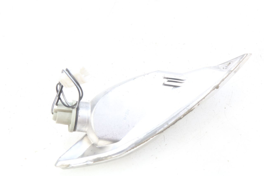 photo de CLIGNOTANT AVANT DROIT PIAGGIO FLY 100 (2006 - 2010) - Autre angle de vue