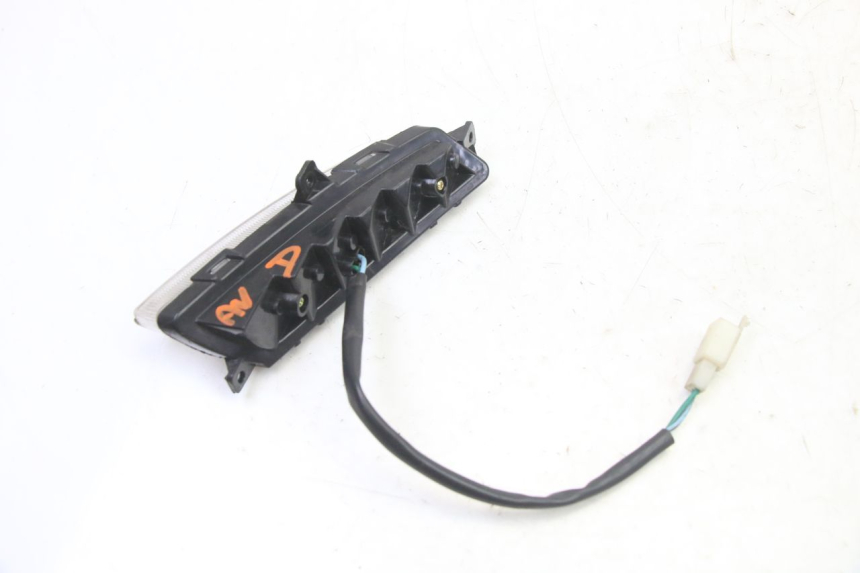 photo de CLIGNOTANT AVANT DROIT VENESI FLY RETRO 4T 50 (2020 - 2025) - Autre angle de vue