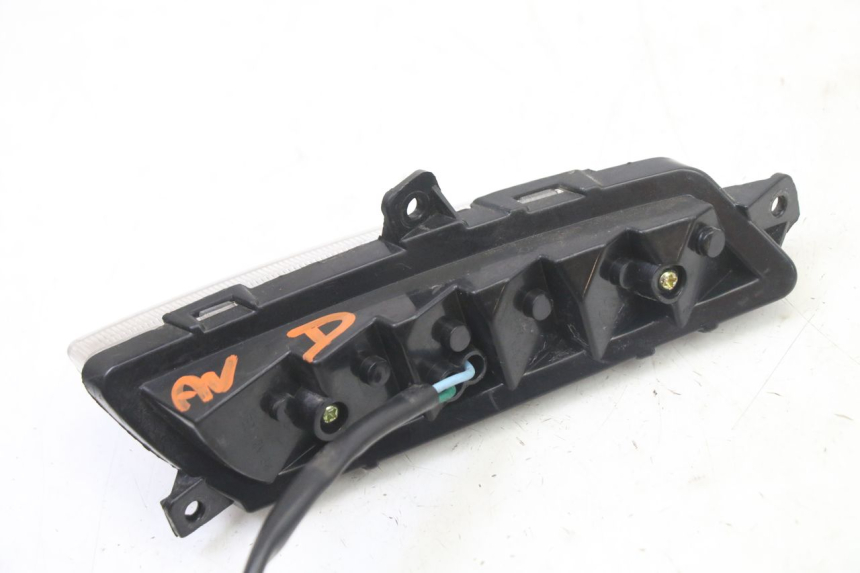 photo de CLIGNOTANT AVANT DROIT VENESI FLY RETRO 4T 50 (2020 - 2025) - Gros plan technique