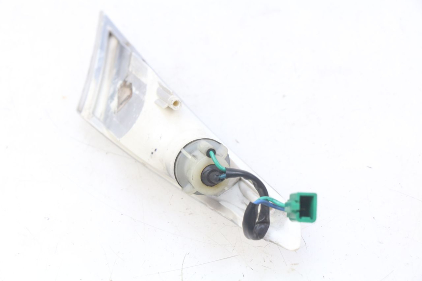 photo de CLIGNOTANT AVANT DROIT PEUGEOT GEOPOLIS 400 (2007 - 2013) - Zoom état d’usage