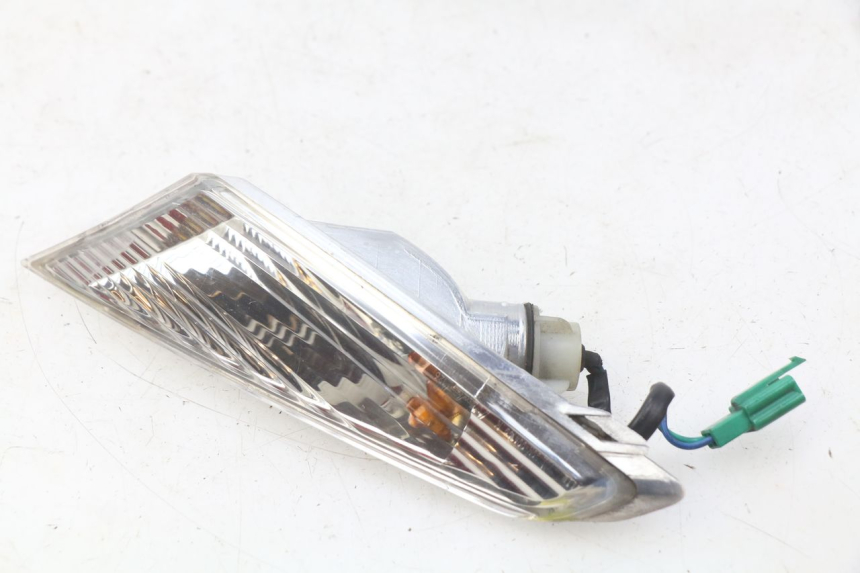 photo de CLIGNOTANT AVANT DROIT PEUGEOT GEOPOLIS 400 (2007 - 2013) - Gros plan technique