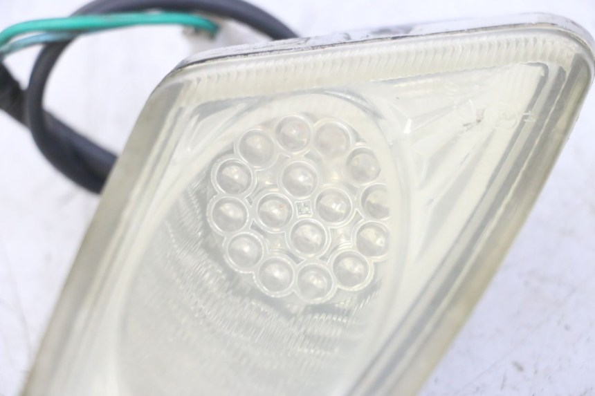 photo de CLIGNOTANT AVANT DROIT GOES WIKI 125 (2010 - 2015) - Autre angle de vue