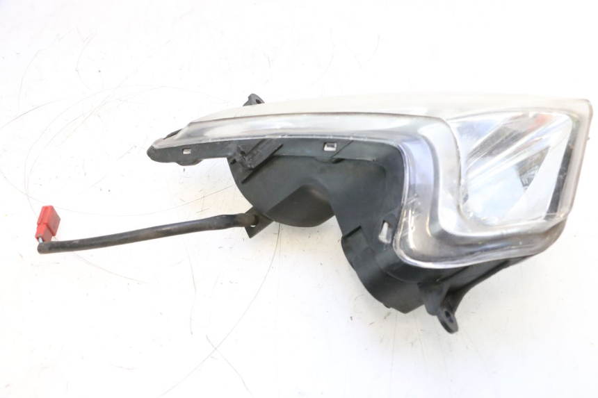 photo de CLIGNOTANT AVANT DROIT SYM GTS EVO 125 (2009 - 2013) - Gros plan technique