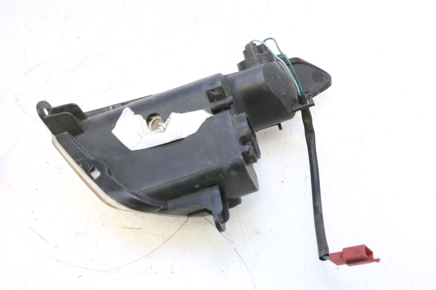 photo de CLIGNOTANT AVANT DROIT SYM GTS EVO 125 (2009 - 2013) - Points de fixation