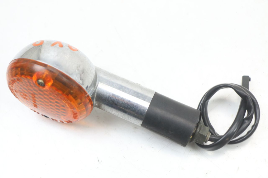 photo de CLIGNOTANT AVANT DROIT SUZUKI GZ MARAUDER 125 (1998 - 2004) - Zoom état d’usage