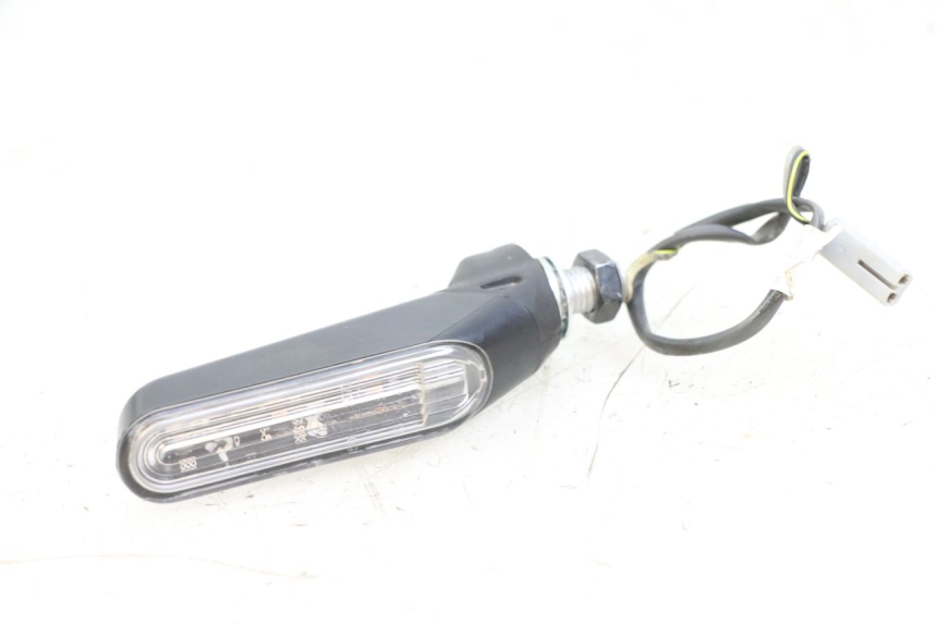 photo de CLIGNOTANT AVANT DROIT HUSQVARNA SVARTPILEN 401 (2018 - 2023) - Vue principale