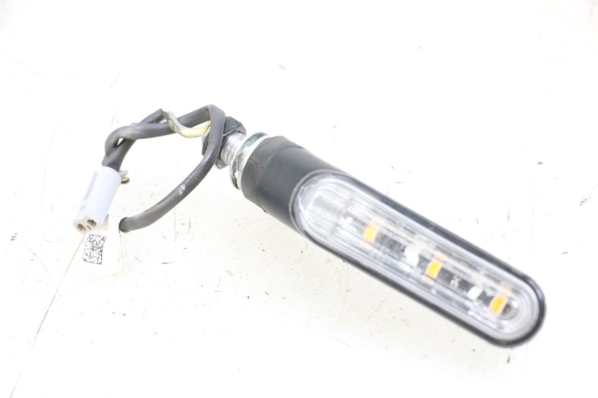 photo de CLIGNOTANT AVANT DROIT HUSQVARNA SVARTPILEN 401 (2018 - 2023) - Détail de la pièce