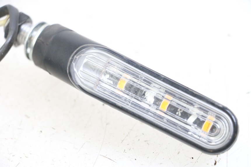 photo de CLIGNOTANT AVANT DROIT HUSQVARNA SVARTPILEN 401 (2018 - 2023) - Zoom état d’usage