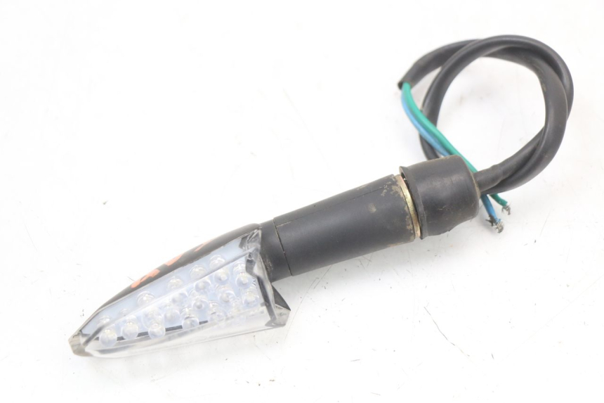 photo de CLIGNOTANT AVANT DROIT HYTRACK HY S 4X4 410 (2013 - 2016) - Vue principale