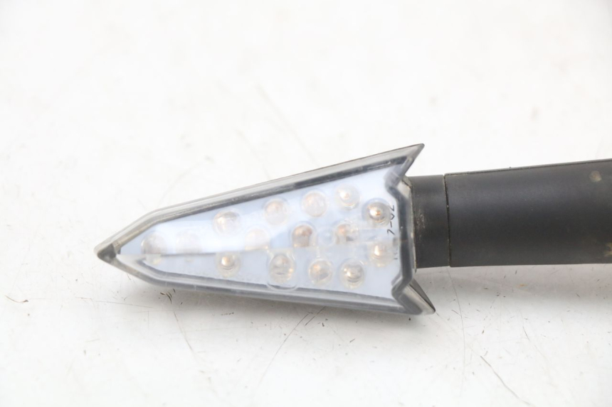 photo de CLIGNOTANT AVANT DROIT HYTRACK HY S 4X4 410 (2013 - 2016) - Zoom état d’usage