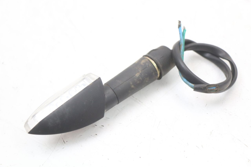 photo de CLIGNOTANT AVANT DROIT HYTRACK HY S 4X4 410 (2013 - 2016) - Gros plan technique