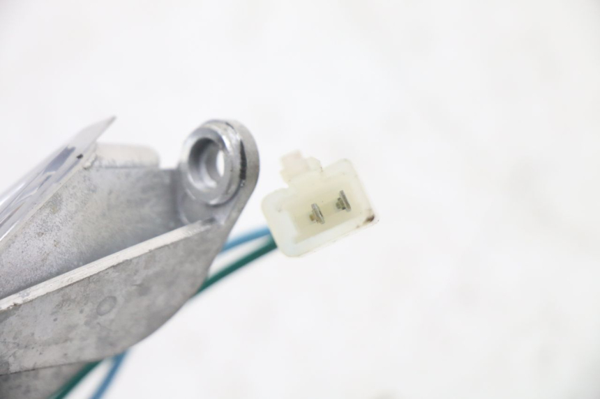 photo de CLIGNOTANT AVANT DROIT KYMCO PEOPLE S 125 (2000 - 2008) - Gros plan technique