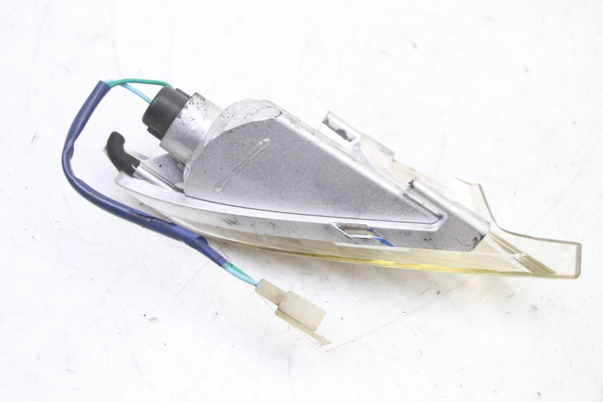 photo de CLIGNOTANT AVANT DROIT KYMCO XCITING 500 (2007 - 2010) - Gros plan technique