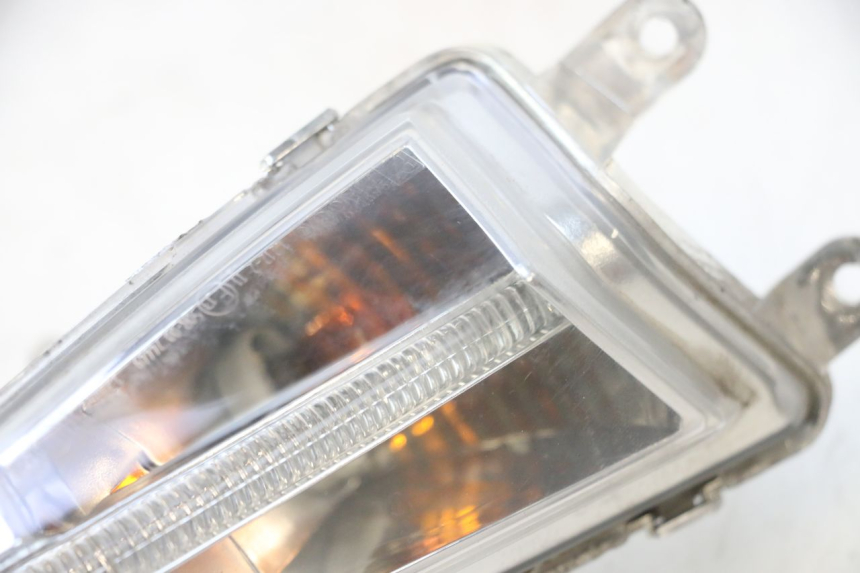 photo de CLIGNOTANT AVANT DROIT PIAGGIO LIBERTY IGET 4T 50 (2015 - 2020) - Zoom état d’usage