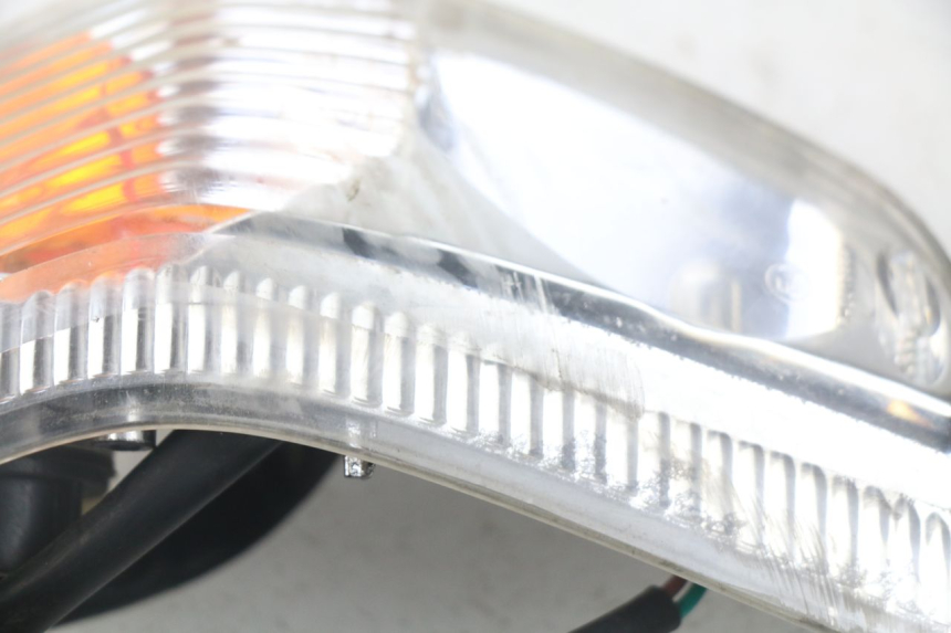 photo de CLIGNOTANT AVANT DROIT KYMCO LIKE 4T 50 (2009 - 2018) - Points de fixation