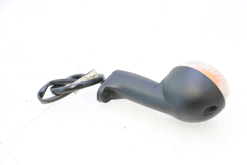 photo de CLIGNOTANT AVANT DROIT PEUGEOT LUDIX 50 (2008 - 2017) - Gros plan technique