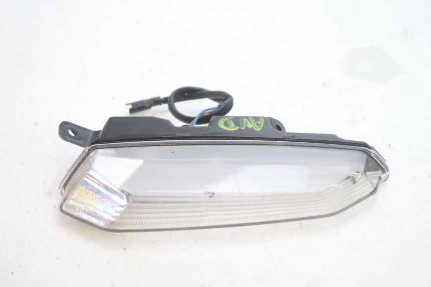 photo de CLIGNOTANT AVANT DROIT PIAGGIO MP3 HPE 530 (2022 - 2026) - Vue principale
