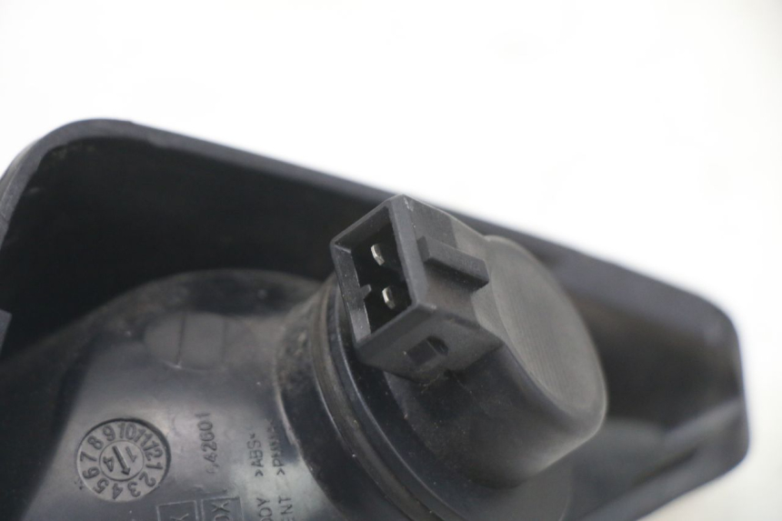 photo de CLIGNOTANT AVANT DROIT PIAGGIO NRG POWER PUREJET 50 (2018 - 2021) - Vue d’ensemble