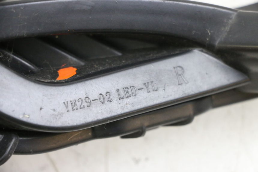 photo de CLIGNOTANT AVANT DROIT JM MOTORS OLDIES GT 4T 50 (2018 - 2025) - Zoom état d’usage