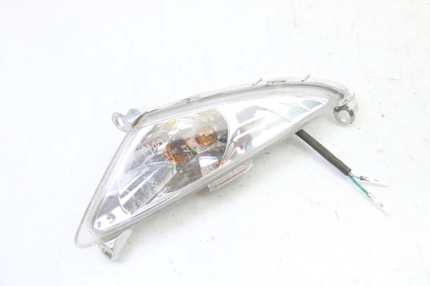 photo de CLIGNOTANT AVANT DROIT SYM ORBIT 2 4T 50 (2008 - 2017) - Autre angle de vue