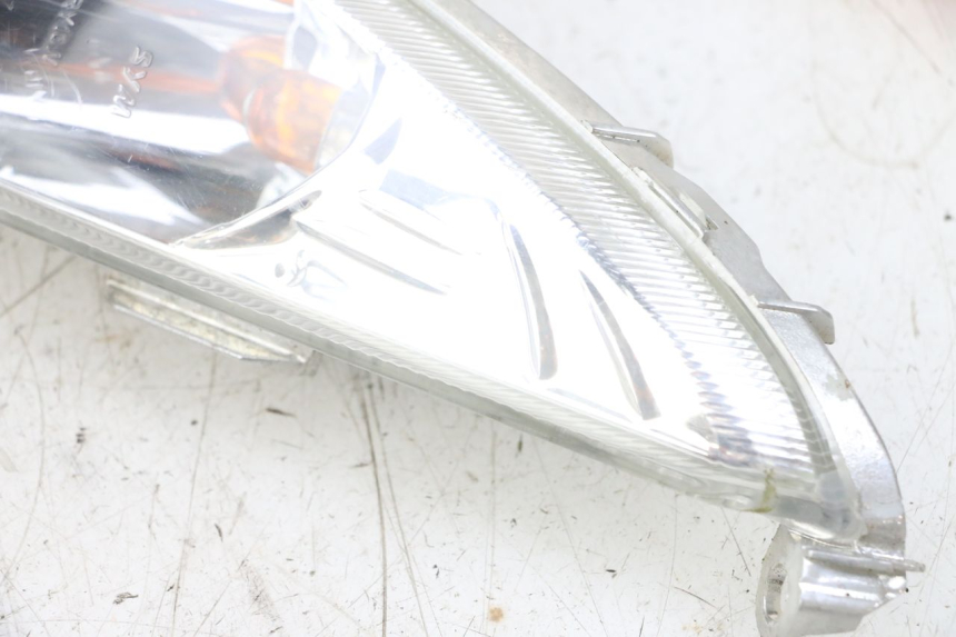 photo de CLIGNOTANT AVANT DROIT SYM ORBIT 2 4T 50 (2008 - 2017) - État de surface