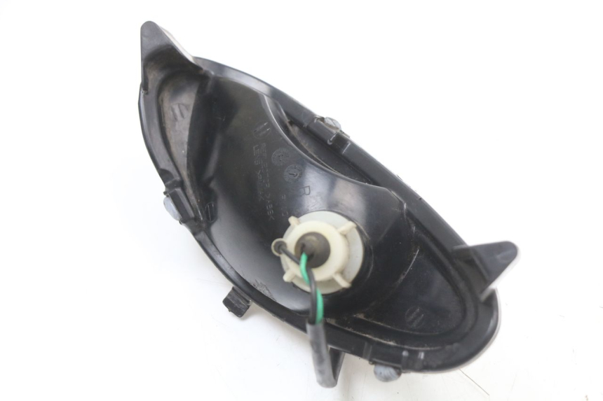 photo de CLIGNOTANT AVANT DROIT MBK OVETTO 2T 50 (2007 - 2017) - Gros plan technique